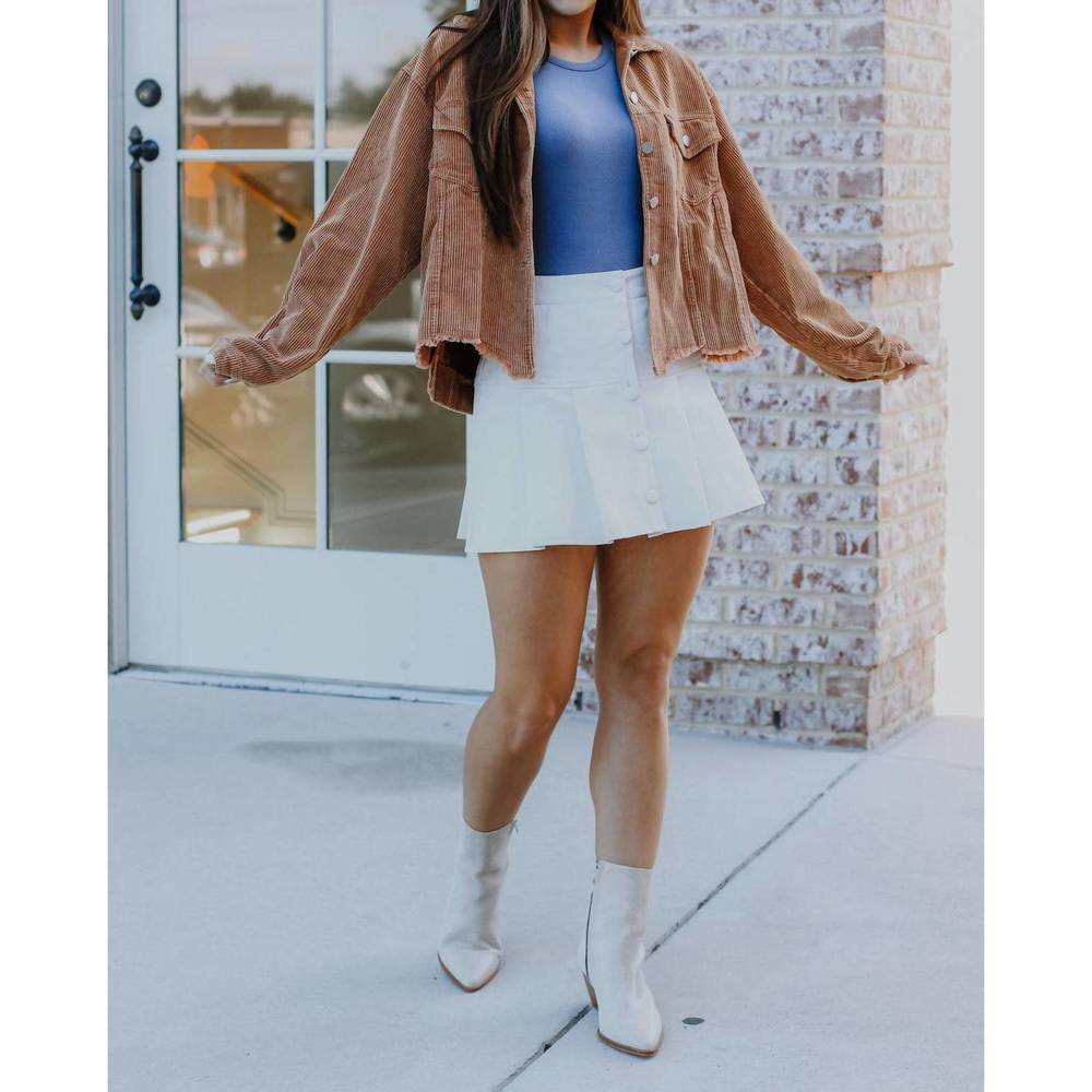 NEW LE LIS high school sweetheart skirt in white - Picture 4 of 9